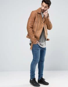 لباس مردانه ساختگی